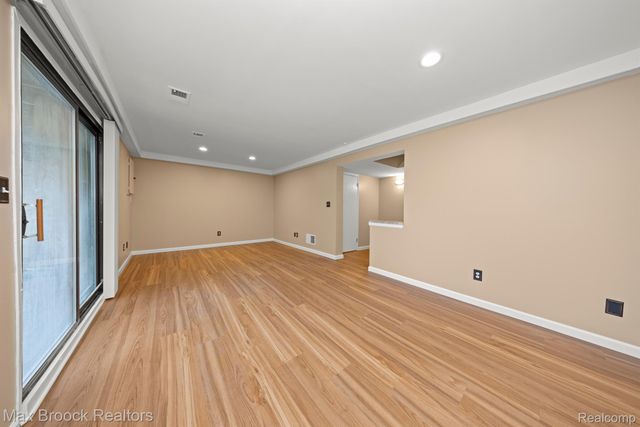 5605 DRAKE HOLLOW Drive W Unit 41, West Bloomfield Charter Township, MI 48322