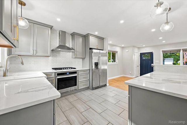 24280 Ridgedale Street, Oak Park, MI 48237