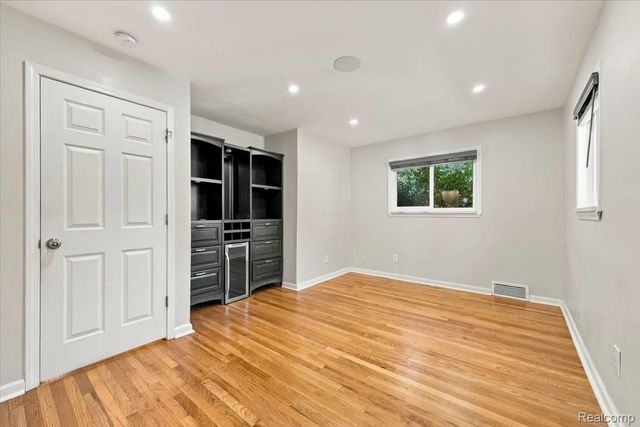 24280 Ridgedale Street, Oak Park, MI 48237