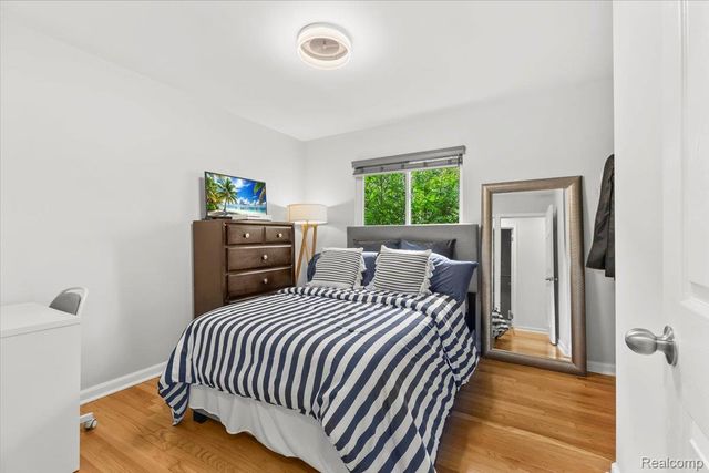 24280 Ridgedale Street, Oak Park, MI 48237