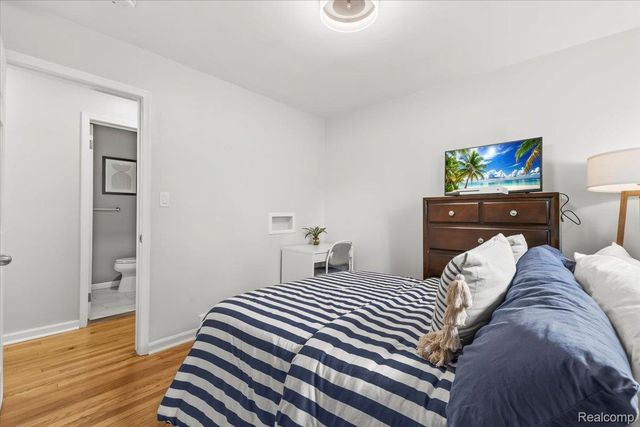 24280 Ridgedale Street, Oak Park, MI 48237