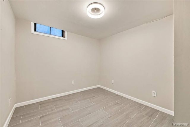 24280 Ridgedale Street, Oak Park, MI 48237