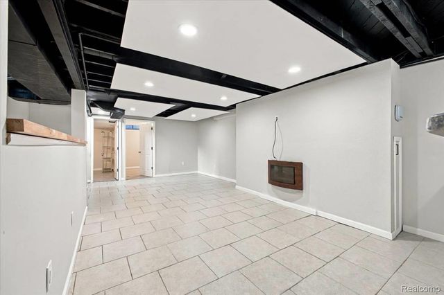 24280 Ridgedale Street, Oak Park, MI 48237