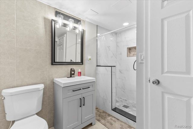 24280 Ridgedale Street, Oak Park, MI 48237