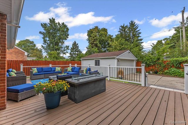 24280 Ridgedale Street, Oak Park, MI 48237