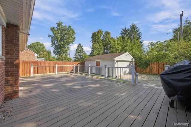 24280 Ridgedale Street, Oak Park, MI 48237