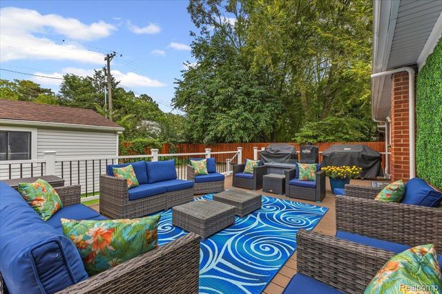 24280 Ridgedale Street, Oak Park, MI 48237