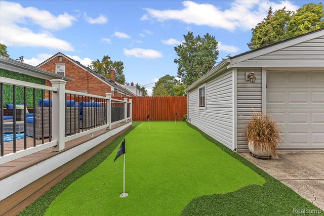 24280 Ridgedale Street, Oak Park, MI 48237