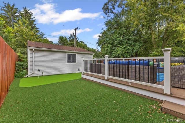 24280 Ridgedale Street, Oak Park, MI 48237