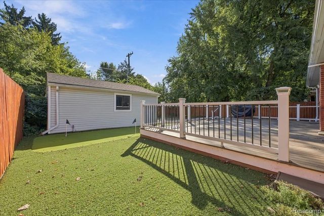 24280 Ridgedale Street, Oak Park, MI 48237