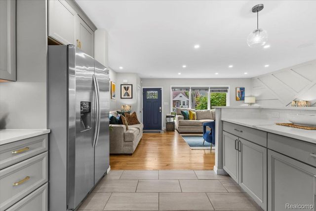 24280 Ridgedale Street, Oak Park, MI 48237