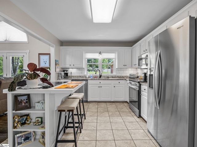 121 Lewis Burnett Drive, Boiling Springs, SC 29316