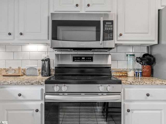 121 Lewis Burnett Drive, Boiling Springs, SC 29316