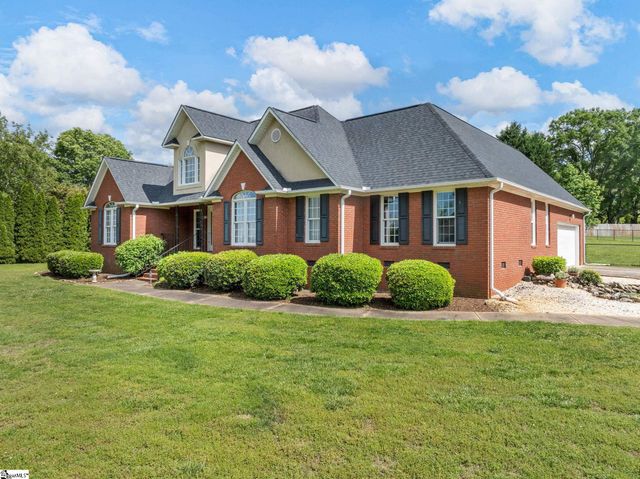121 Lewis Burnett Drive, Boiling Springs, SC 29316