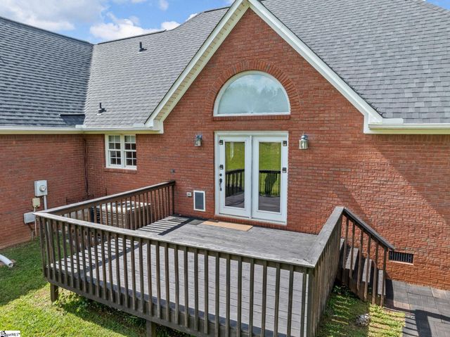 121 Lewis Burnett Drive, Boiling Springs, SC 29316