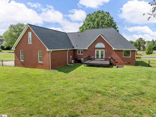121 Lewis Burnett Drive, Boiling Springs, SC 29316