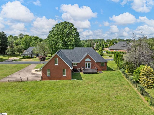 121 Lewis Burnett Drive, Boiling Springs, SC 29316