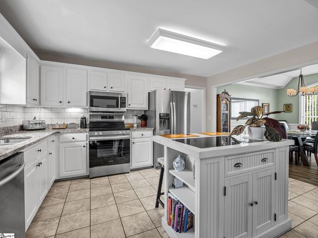 121 Lewis Burnett Drive, Boiling Springs, SC 29316