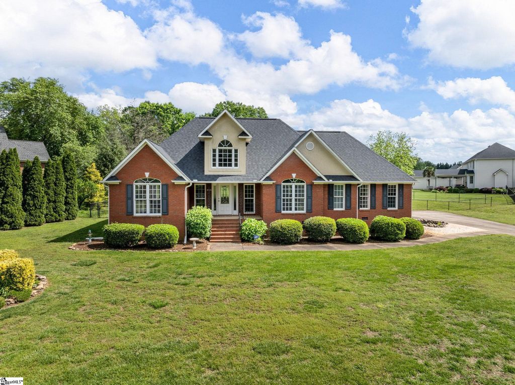 121 Lewis Burnett Drive, Boiling Springs, SC 29316