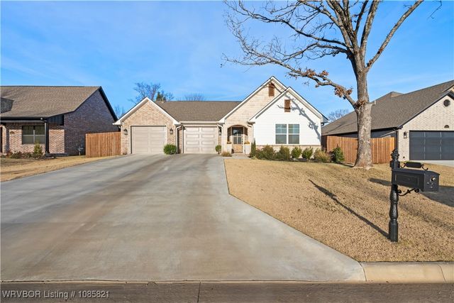 8305 McLaren Drive, Fort Smith, AR 72916