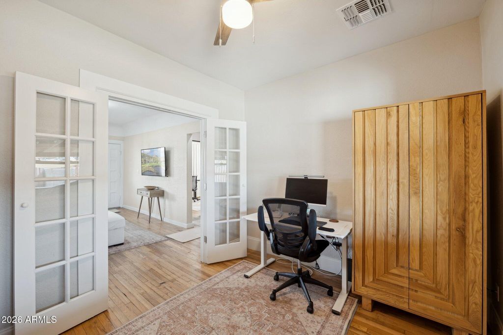 Image 15 of property listing at 2218 N 21ST Place, Phoenix, AZ 85006