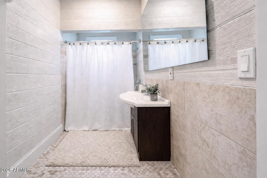 Image 18 of property listing at 2218 N 21ST Place, Phoenix, AZ 85006