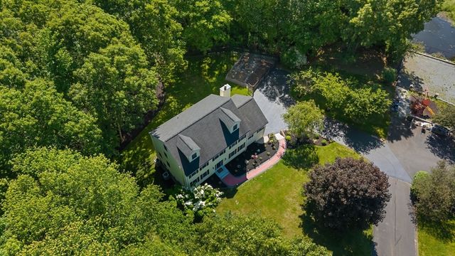 128 Memorial Dr, Shrewsbury, MA 01545