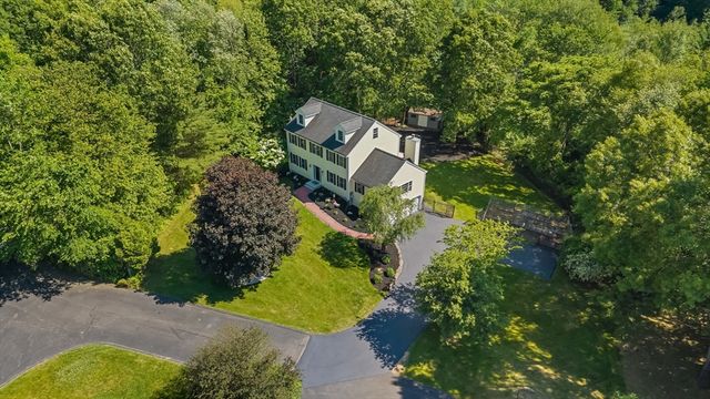 128 Memorial Dr, Shrewsbury, MA 01545