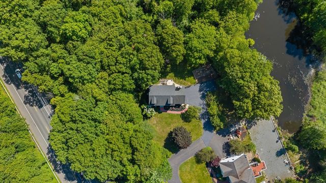 128 Memorial Dr, Shrewsbury, MA 01545