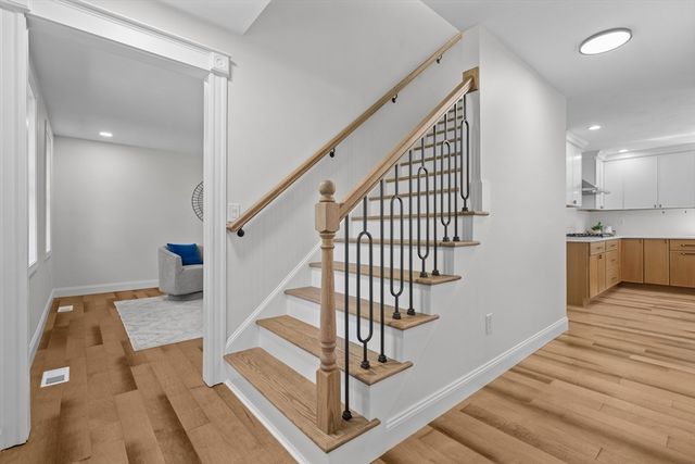 128 Memorial Dr, Shrewsbury, MA 01545