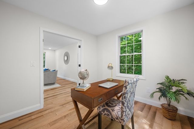128 Memorial Dr, Shrewsbury, MA 01545