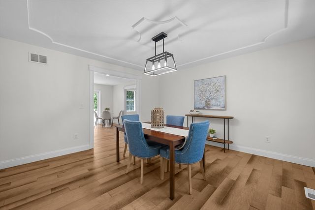 128 Memorial Dr, Shrewsbury, MA 01545