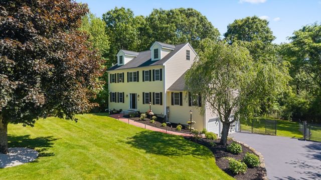 128 Memorial Dr, Shrewsbury, MA 01545