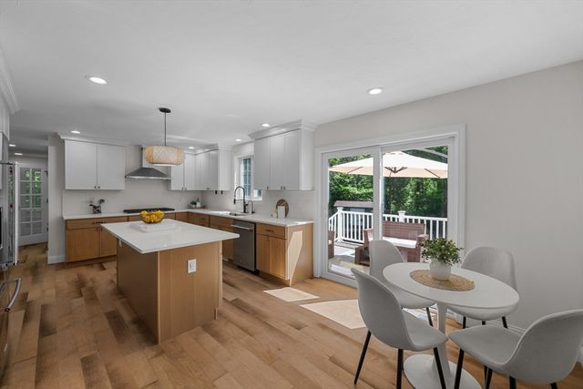 128 Memorial Dr, Shrewsbury, MA 01545