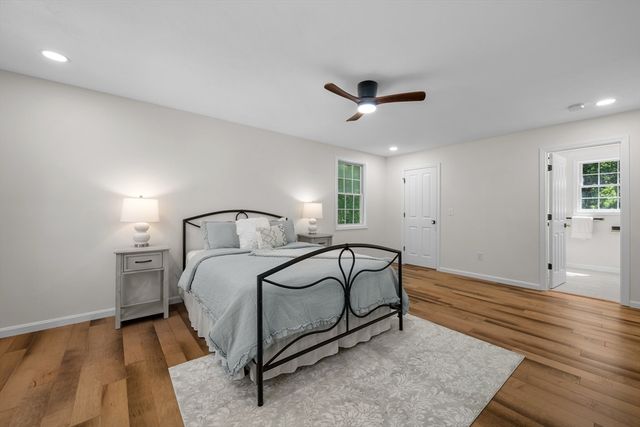 128 Memorial Dr, Shrewsbury, MA 01545