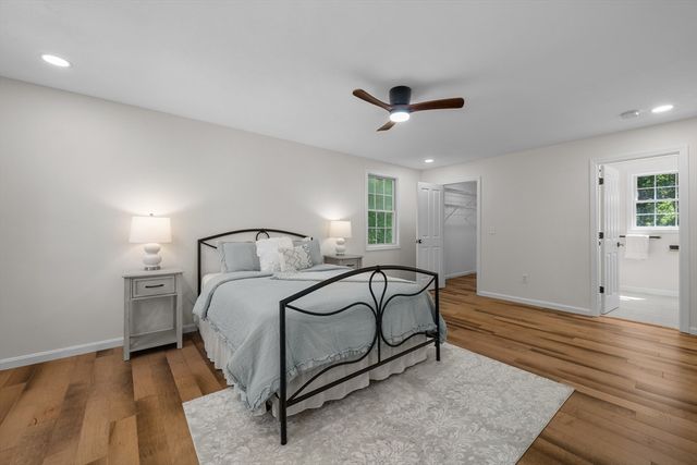 128 Memorial Dr, Shrewsbury, MA 01545
