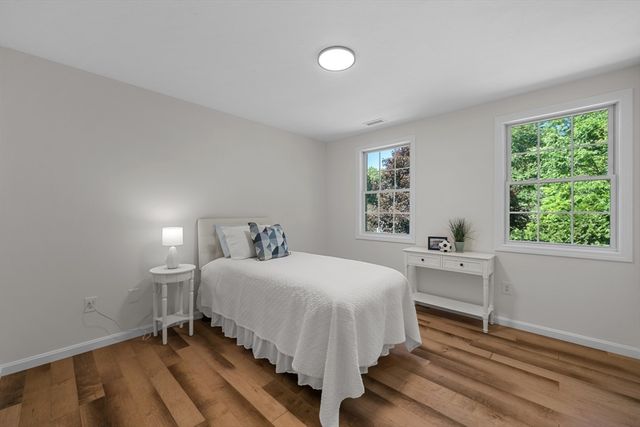 128 Memorial Dr, Shrewsbury, MA 01545