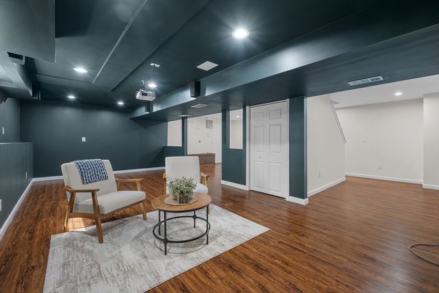 128 Memorial Dr, Shrewsbury, MA 01545