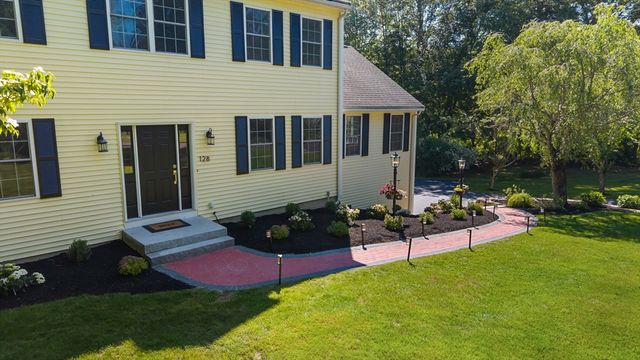 128 Memorial Dr, Shrewsbury, MA 01545