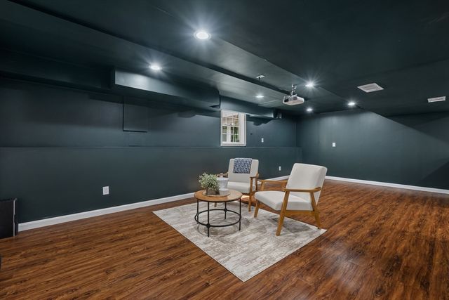 128 Memorial Dr, Shrewsbury, MA 01545