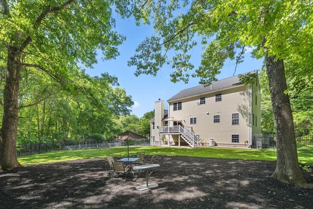 128 Memorial Dr, Shrewsbury, MA 01545