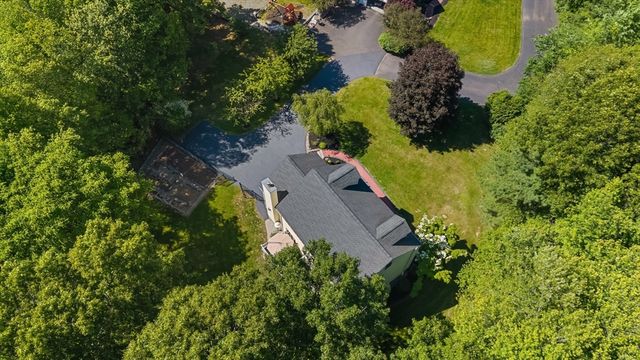 128 Memorial Dr, Shrewsbury, MA 01545