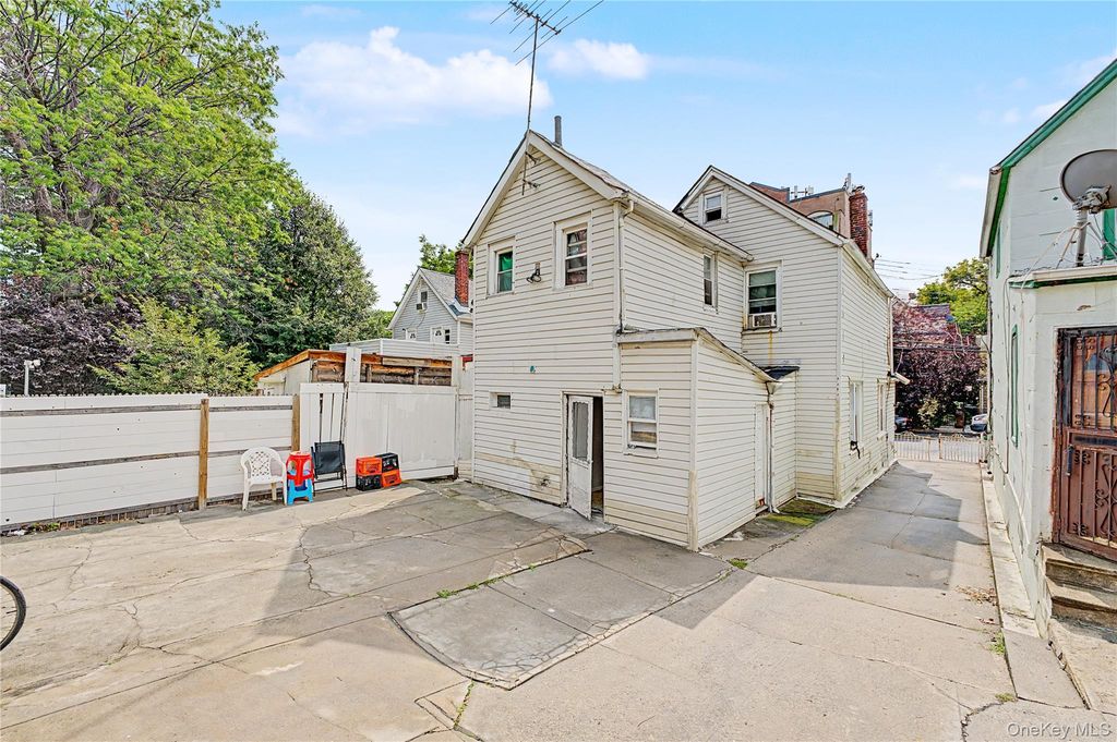 111-83 43RD Avenue, Corona, NY 11368 — photo 4