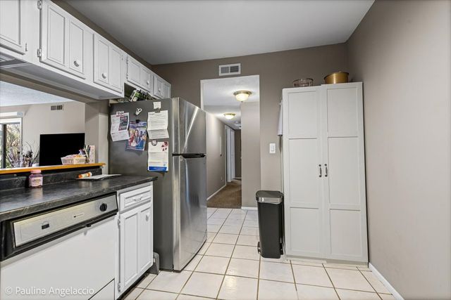 1265 N STERLING Avenue 115, Palatine, IL 60067