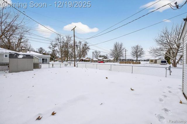 2754 Fishermans Drive, Highland, MI 48356