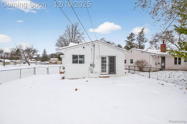 2754 Fishermans Drive, Highland, MI 48356