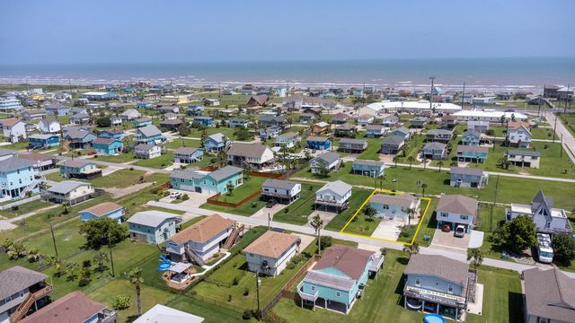 16717 Captain Hook, Jamaica Beach, TX 77554