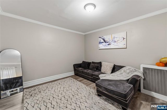 69 Oakland Terrace, Newark, NJ 07106