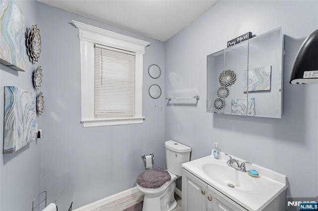 69 Oakland Terrace, Newark, NJ 07106