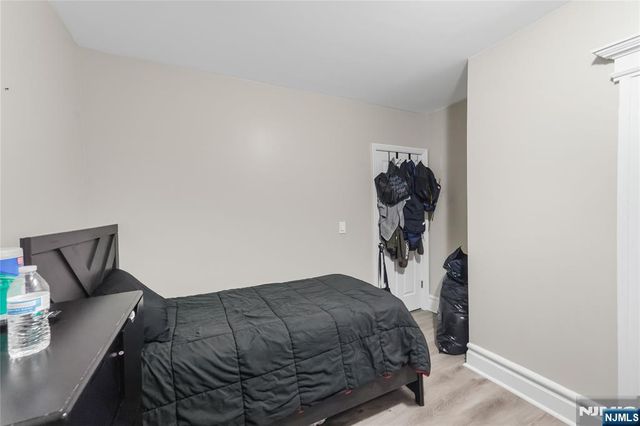 69 Oakland Terrace, Newark, NJ 07106